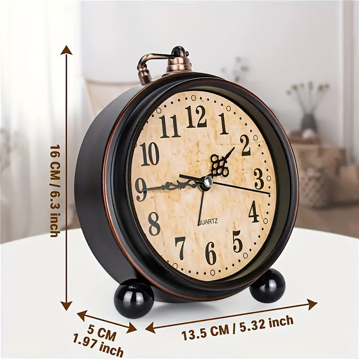 Retro alarm ur i metal med lydløs bevægelse – Klassiske dimensioner til soveværelse eller skrivebord