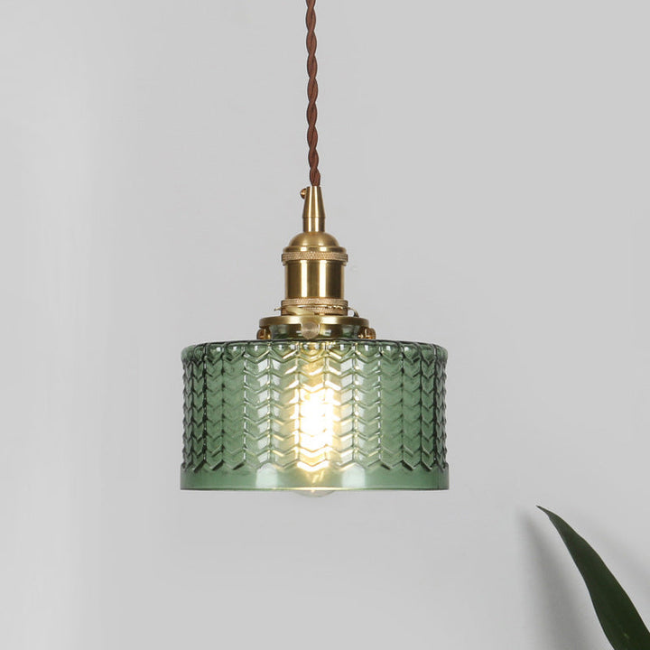 Kort cylindrisk retro pendellampe i bølget glas, klar/grøn med messing drejekontakt