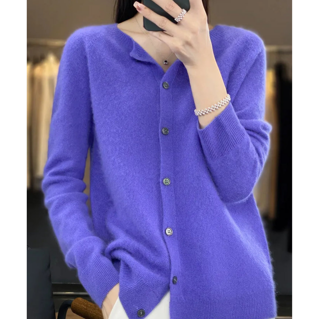 Cardigan til damer i merinould og kashmir – elegant vinterstrik med rund hals