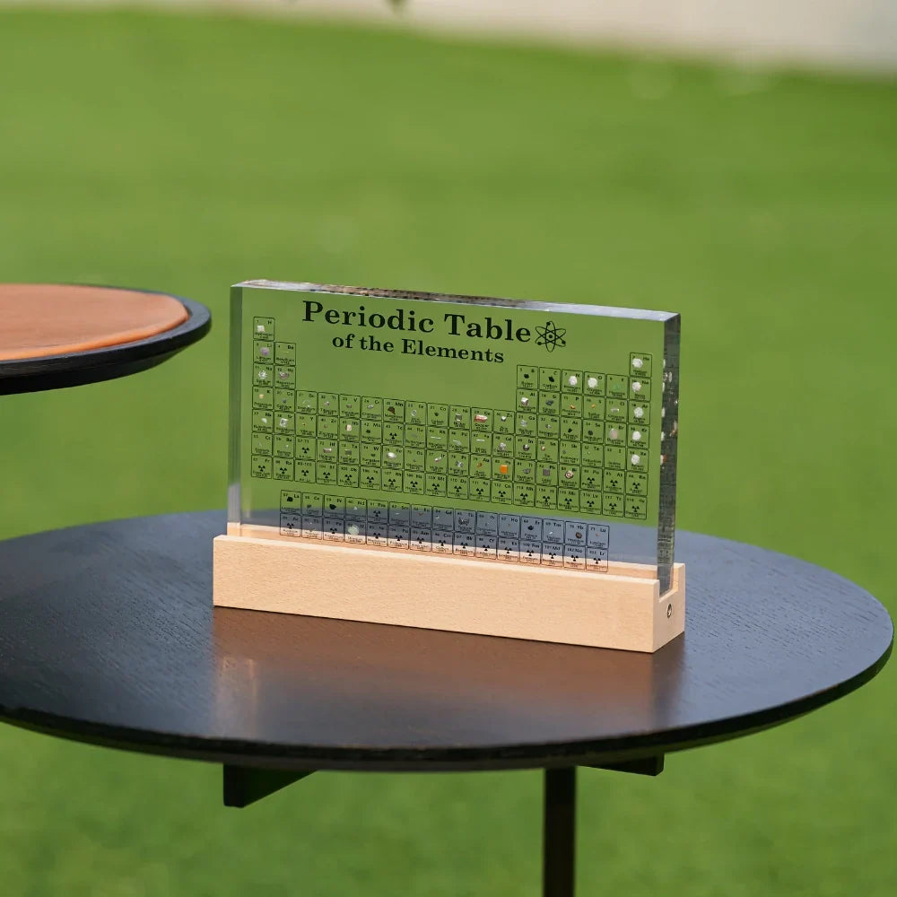 Pædagogisk lampe med det periodiske system, videnskabelig indretning med belysning