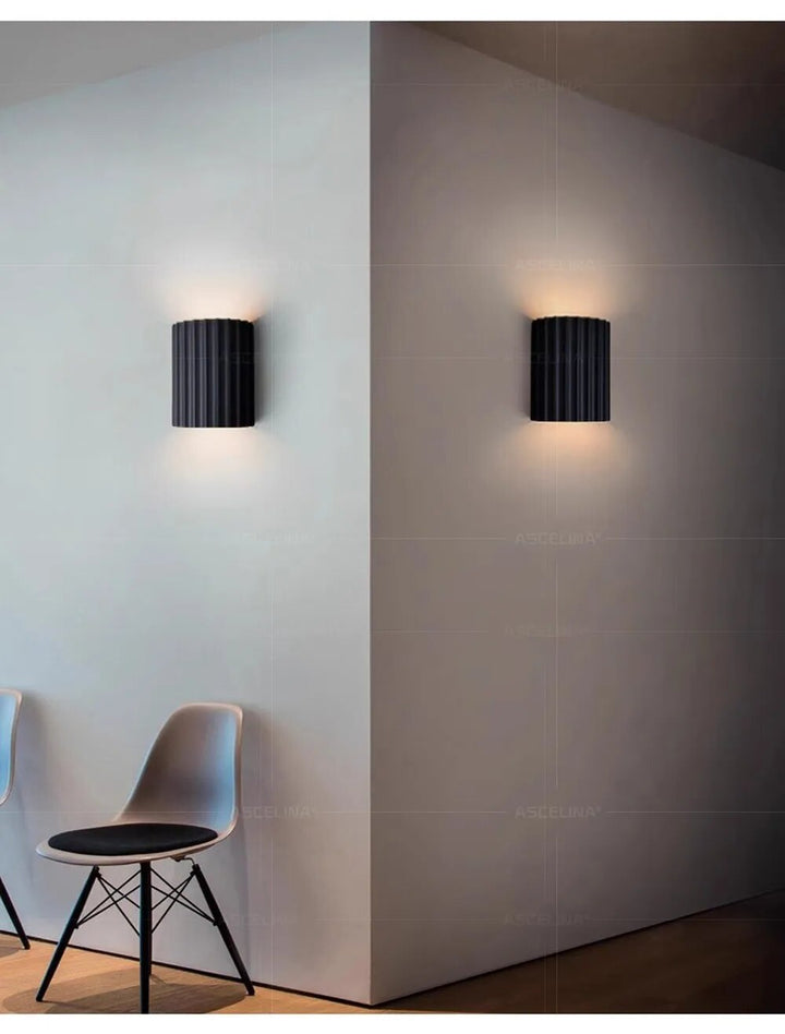 Indendørs væglampe moderne riflet design op- og nedadrettet lys