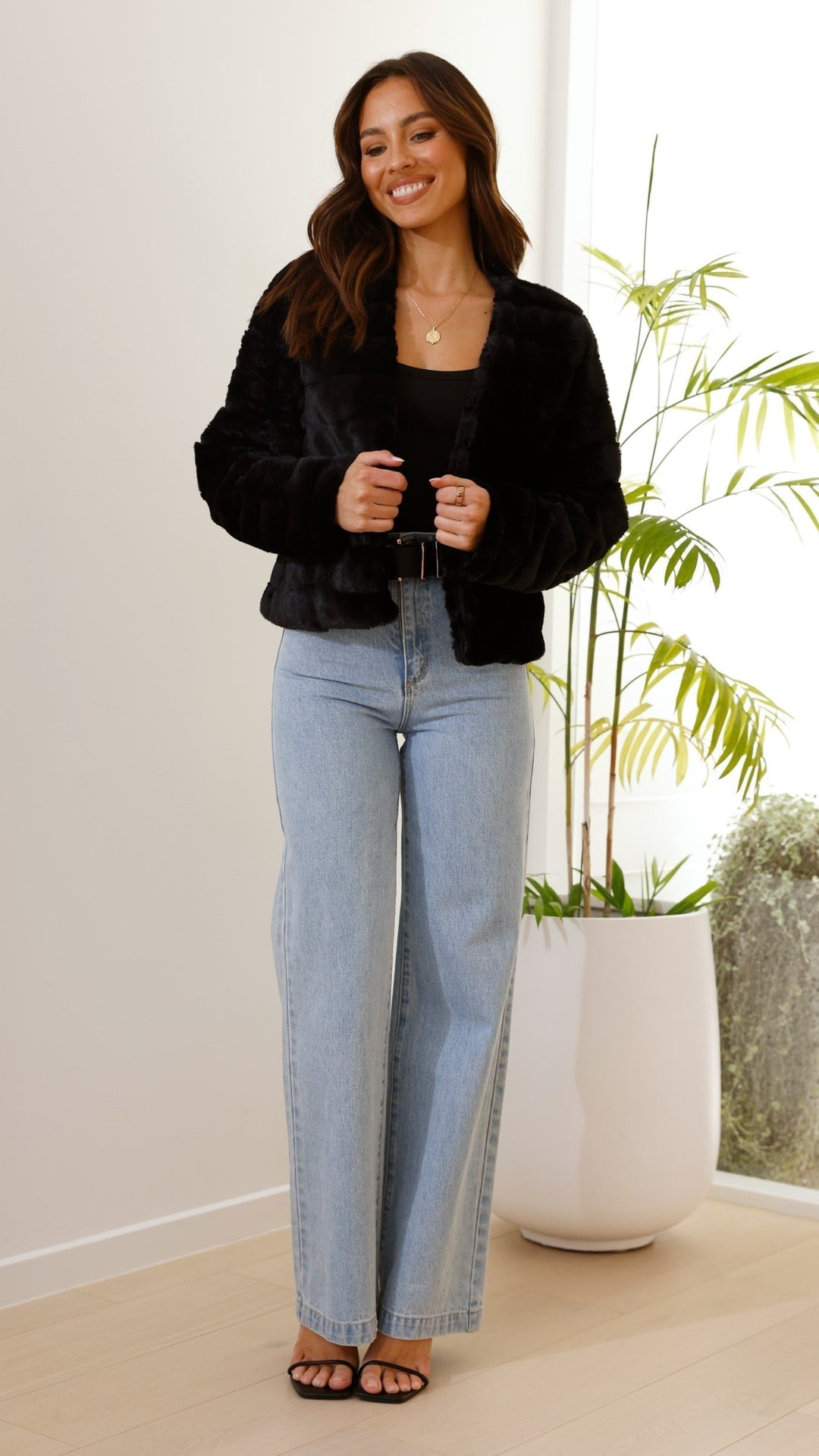 Luksuriøs cropped jakke til kvinder – Veloura