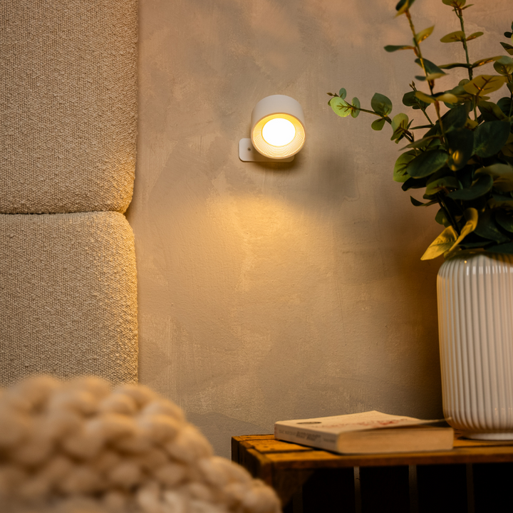 Trådløs LED-væglampe med 360° rotation, touchdæmpning, 3 lysfarver og USB-C-batteri