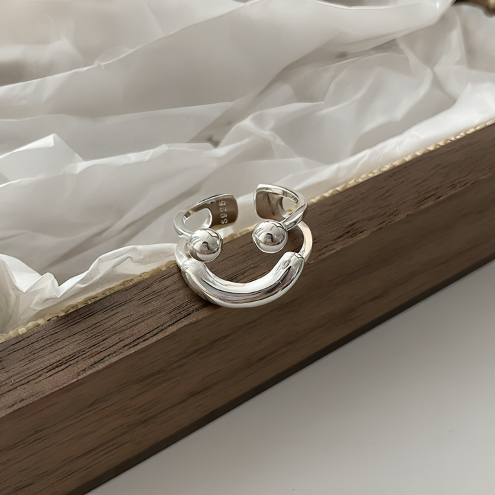 Smiley-justerbar ring - Minimalistisk, stabelbar statement-ring
