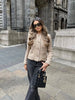 Sara | Elegant Kvinde Camel Tweed Jakke med Krave og Lommer