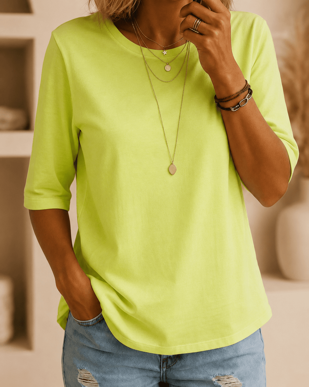 Essentiel T‑shirt med halve ærmer og rund hals i neongrøn – afslappet pasform