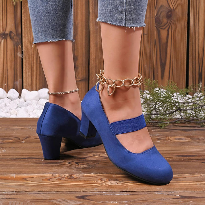 Velourpumps med elastikrem – Amelie Oktoberfest 2026