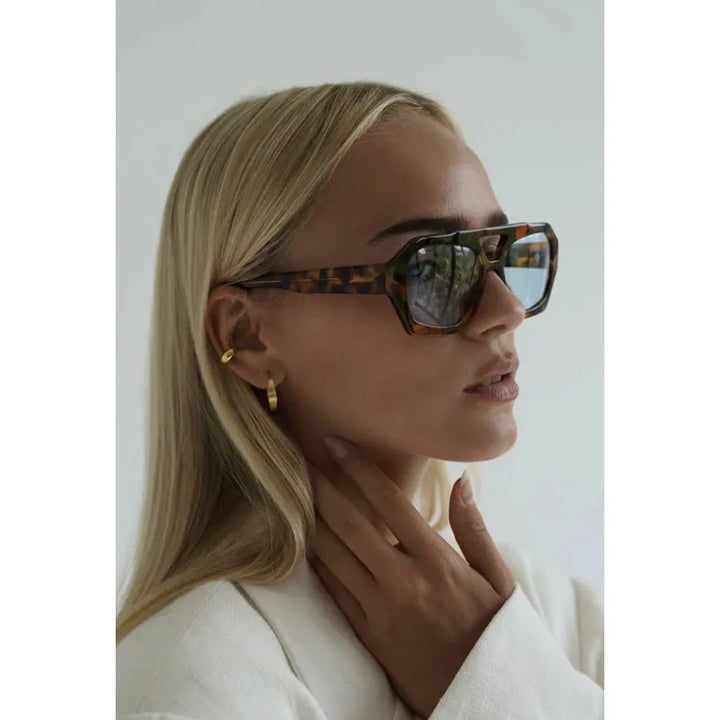 Moderigtige solbriller med glamourøse detaljer – Nova