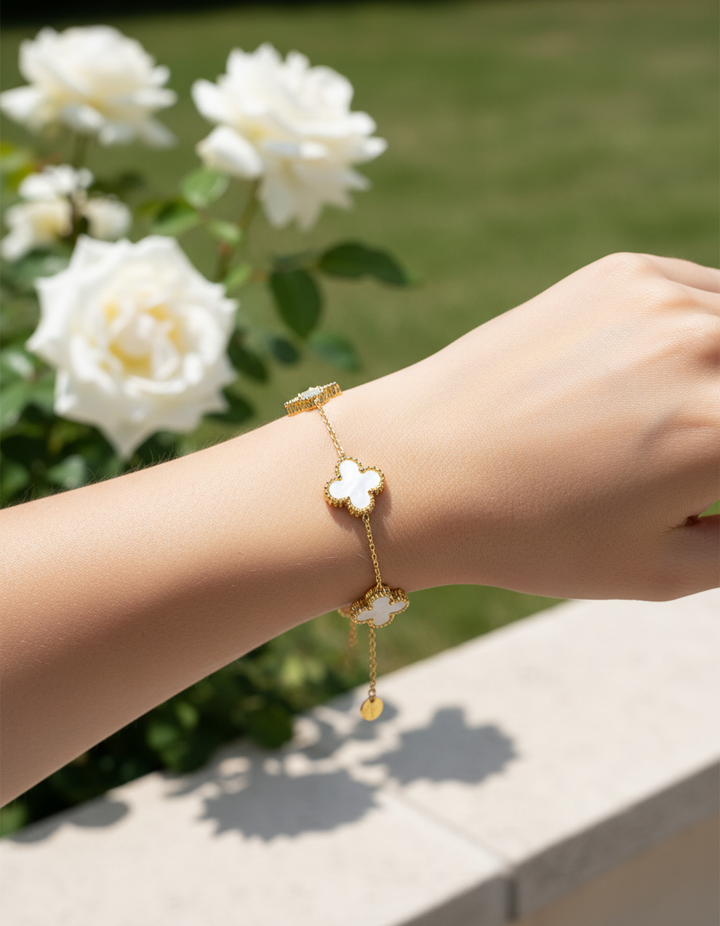Elegant armbånd med kløvermotiv - FlowerShine