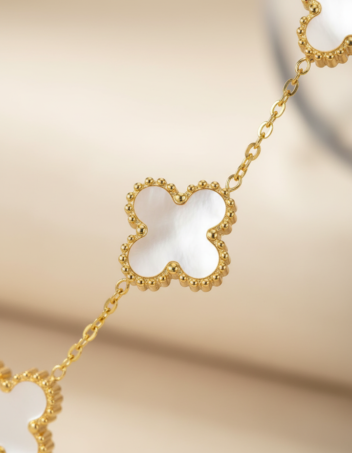 Elegant armbånd med kløvermotiv - FlowerShine