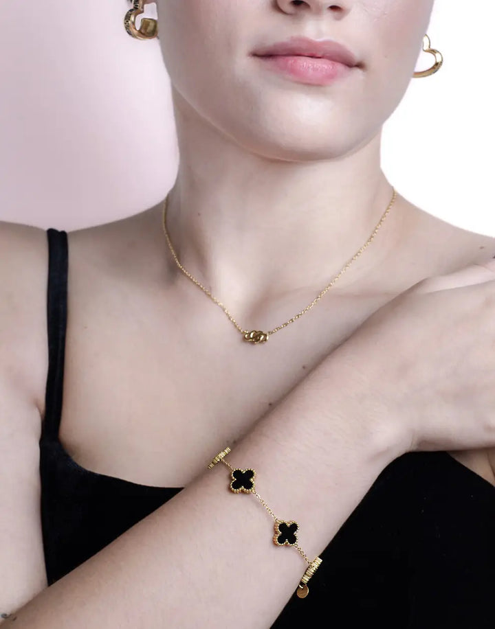 Elegant armbånd med kløvermotiv - FlowerShine