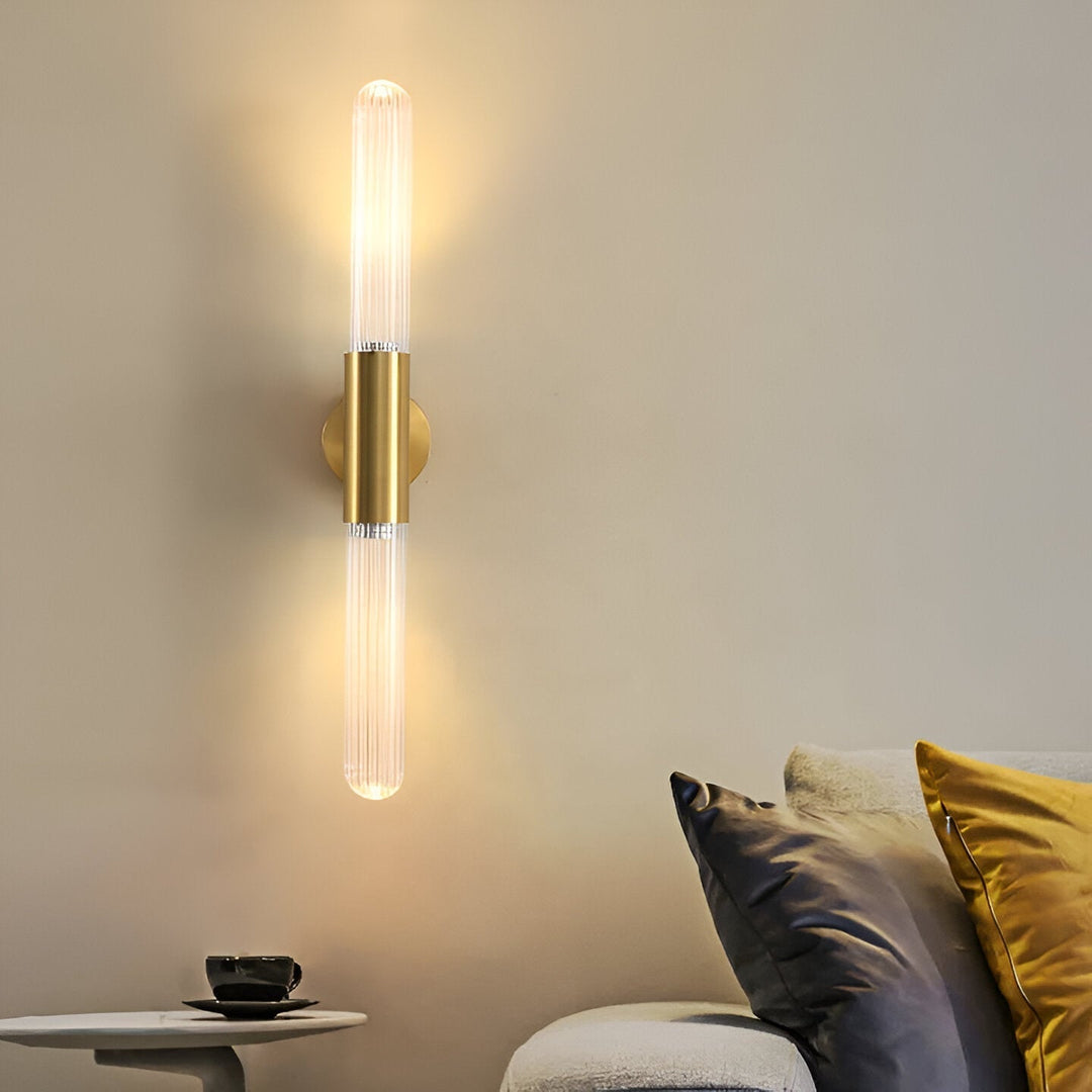 Nordisk Vægarmatur i Glas med Bølgemønster og Messing LED 1 lys