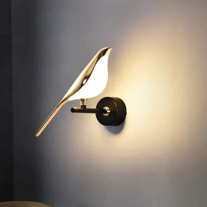 Moderne væglampe med fugle – AviaryGlow