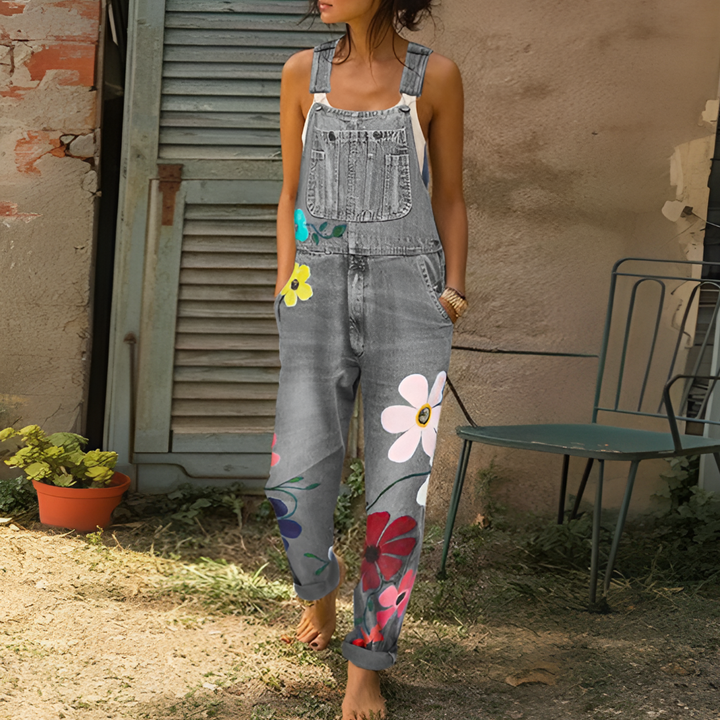 Stilfuld denimheldragt med blomstermønster