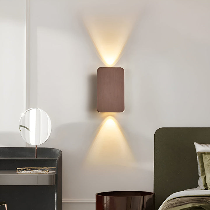 LED-væglampe med lyskegle opad og nedad – Moderne og stemningsfuld