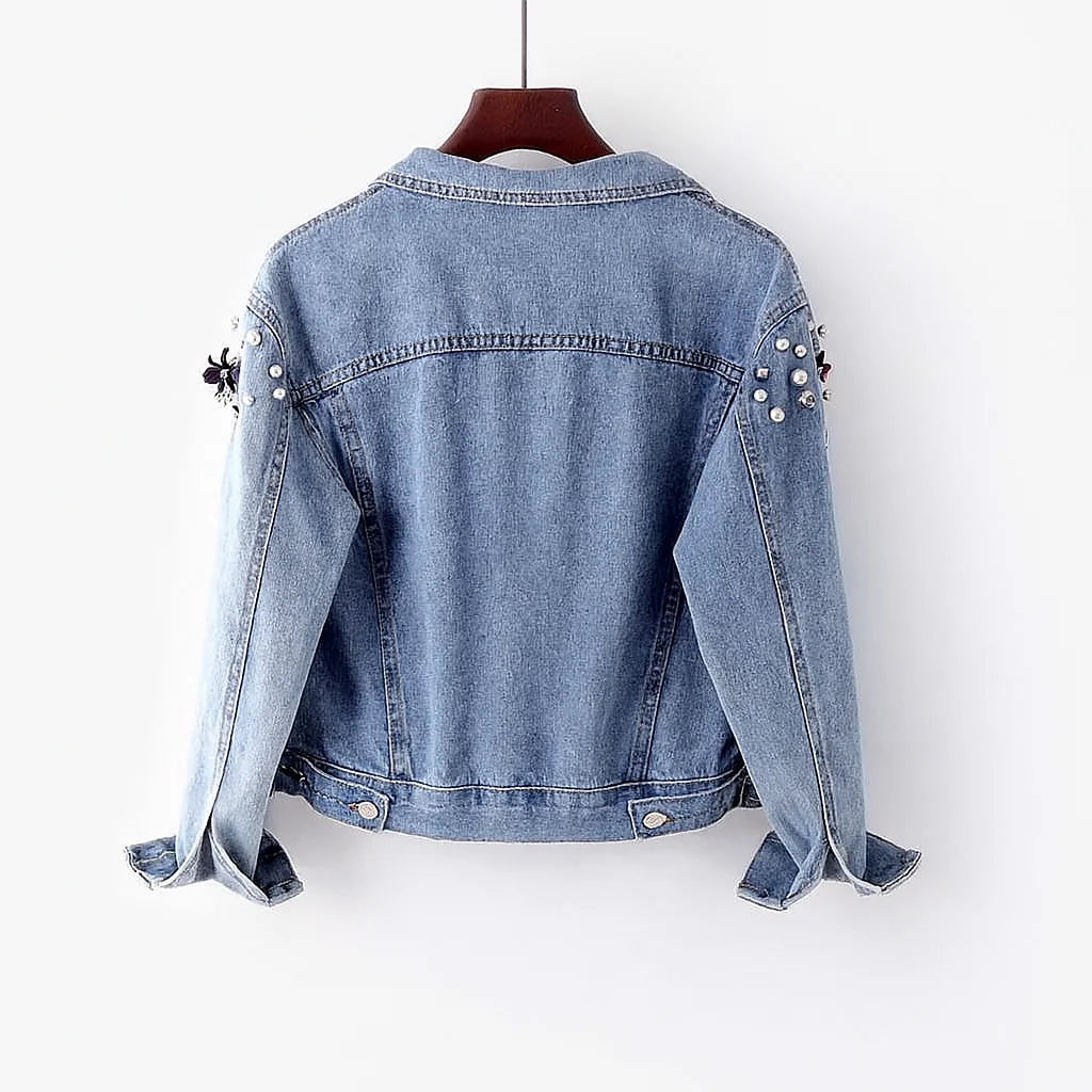 Iøjnefaldende denimjakke til kvinder