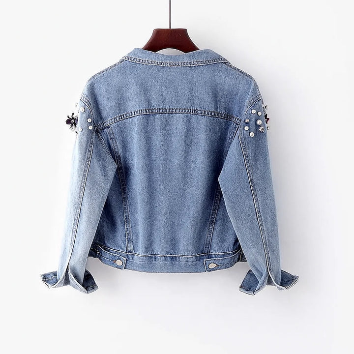Iøjnefaldende denimjakke til kvinder