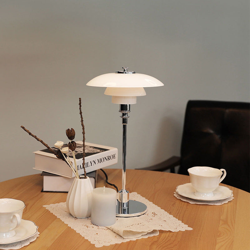 Bordlampe i dansk design