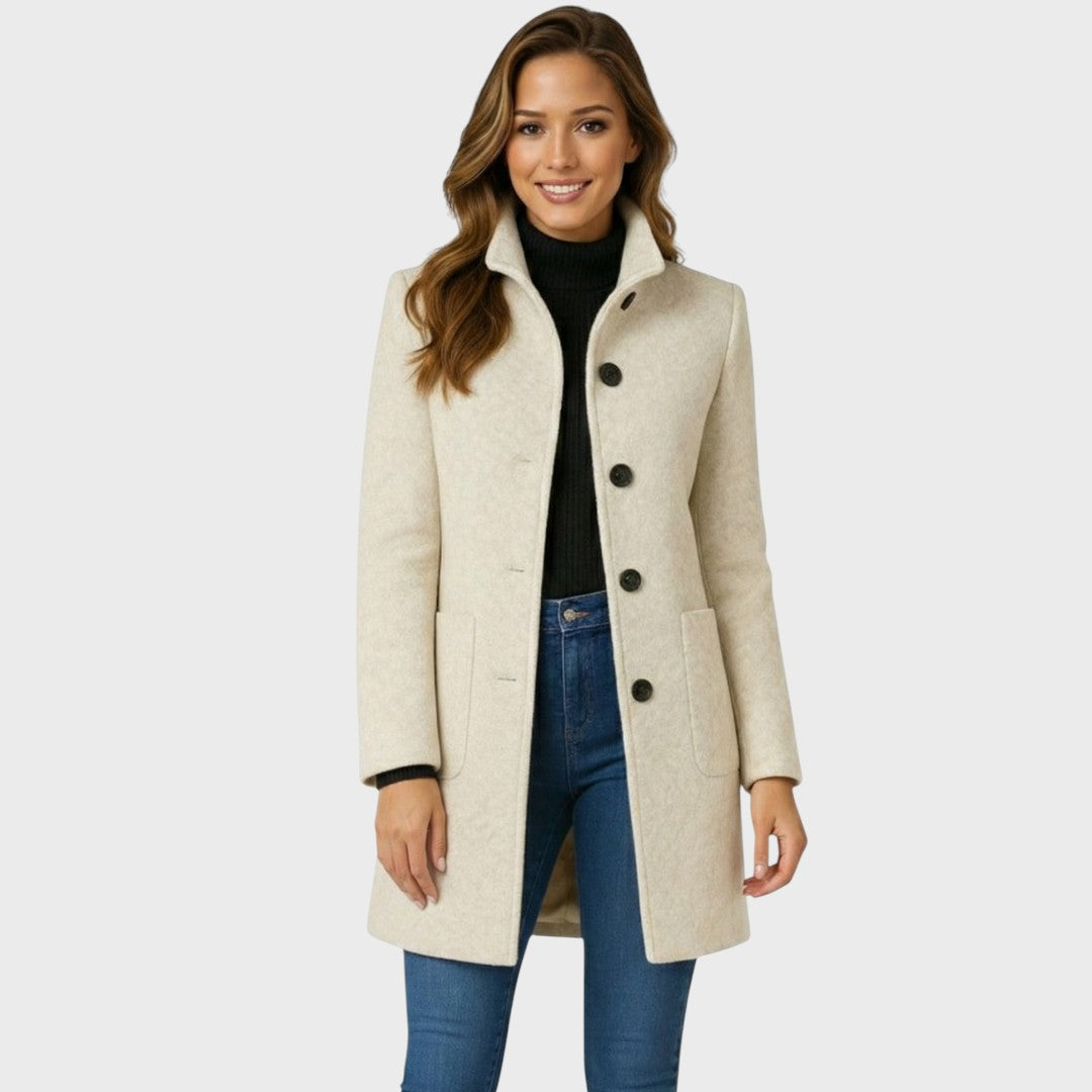 Taljeret damefrakke med knaplukning – elegant stil