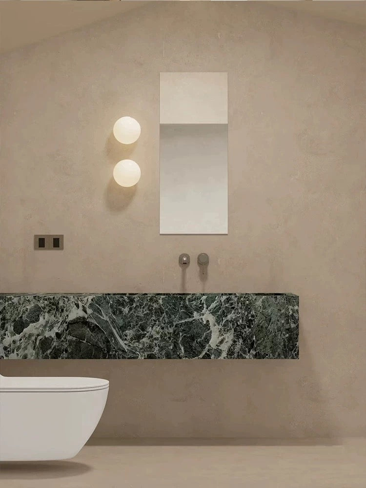 Moderne LED-globevæglampe i mat glas, 1 lyskilde