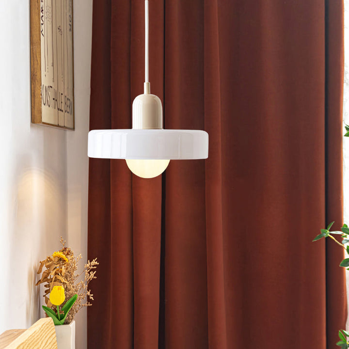 Farverig pendellampe i Bauhaus-stil - StiloGlas