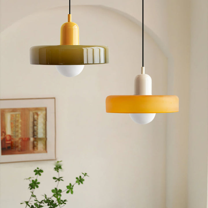 Farverig pendellampe i Bauhaus-stil - StiloGlas