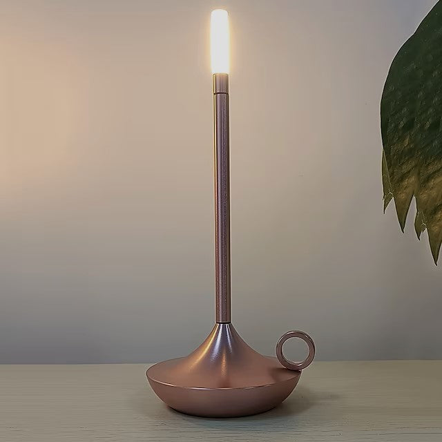 LumaGlow dæmpbar LED-stagelys – elegant og ledningsfri med lang batterilevetid