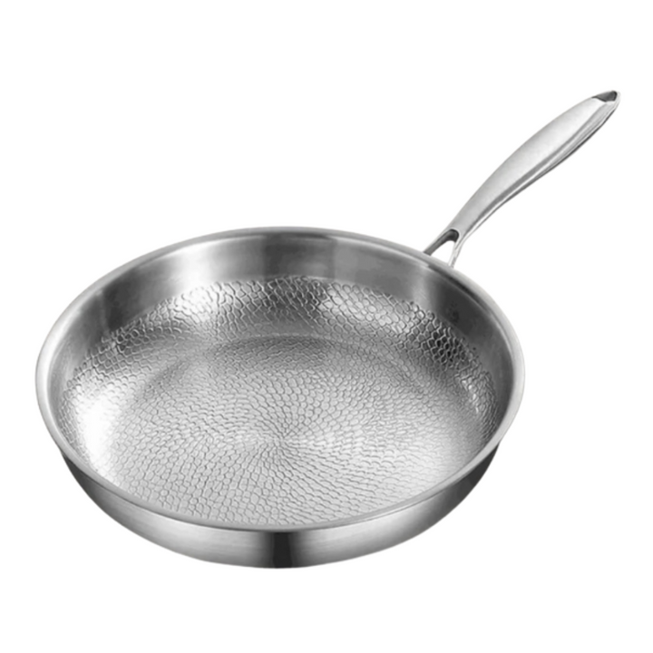 Induktionskogegrej i titanium med hamret overflade – holdbar, metallisk sølvfarvet pande