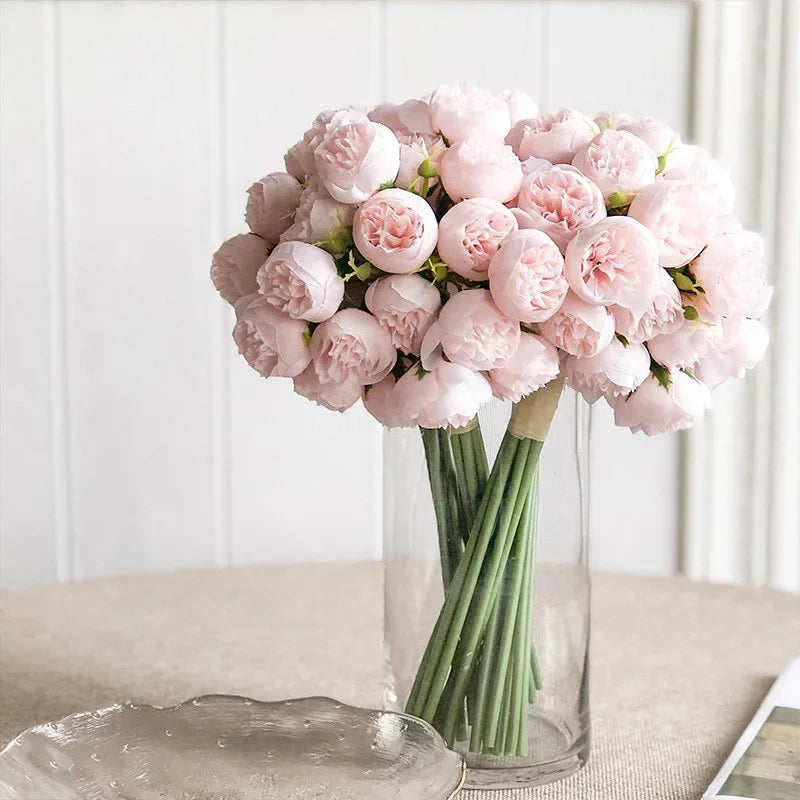 Romantisk Lyra silkepæon-buket med 27 realistiske blomster