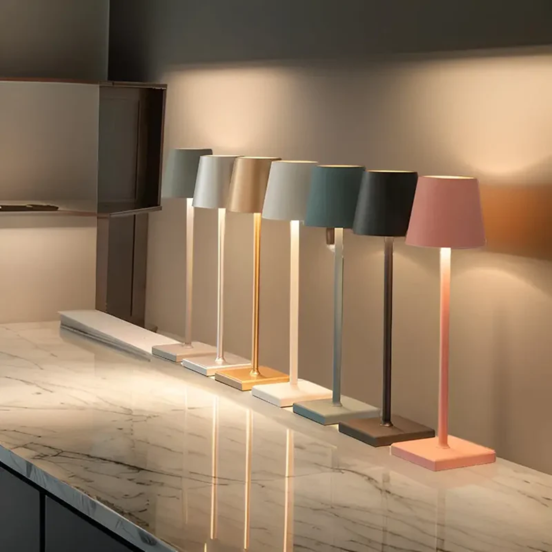 Multifunktionel trådløs genopladelig bordlampe - NordicAura