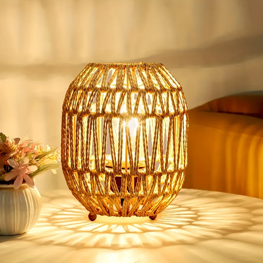 Boheme Rattan Bordlampe – Håndlavet Lysaccent til Soveværelse eller Stue
