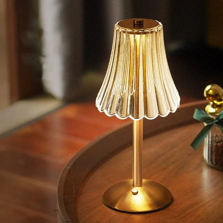 Elegant LED-bordlampe med lampeskærm i krystal og guldfinish – touch-tænding