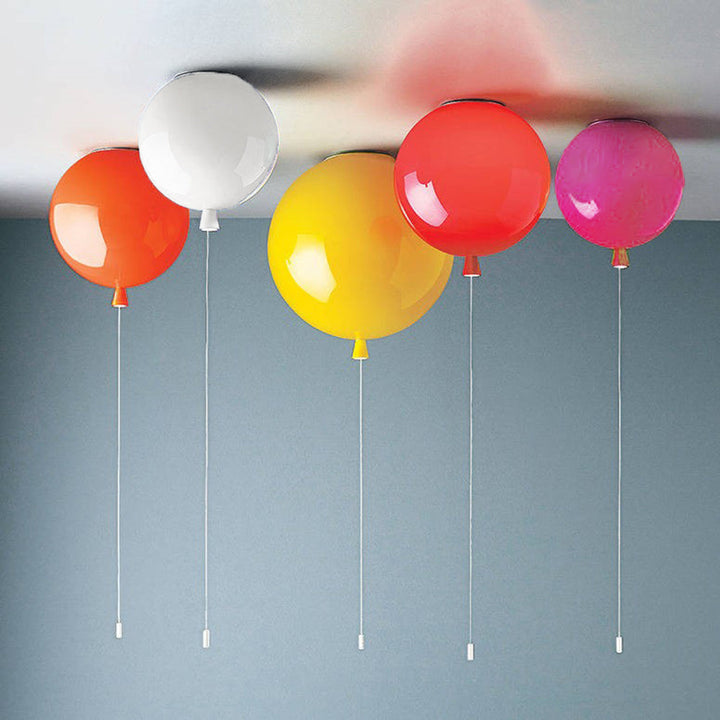 Kompakt og moderne LED-loftlampe Balloon – AuraLite
