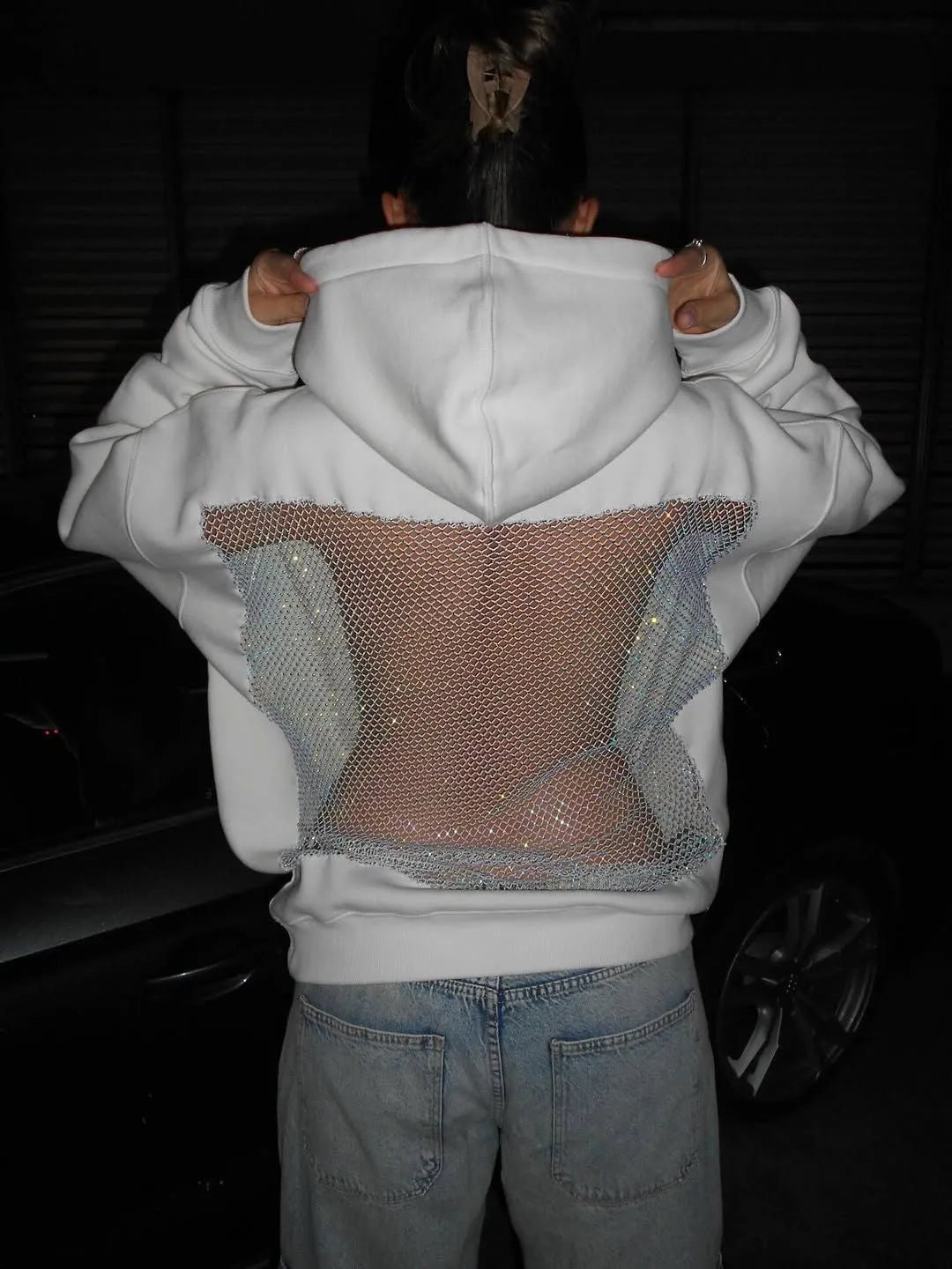 BackStageGlow | Når lyset tændes, dominerer denne hoodie ikke bare rummet, den skinner
