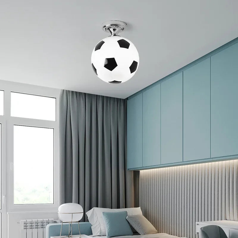 Legende fodbold-loftlampe – GoalBright