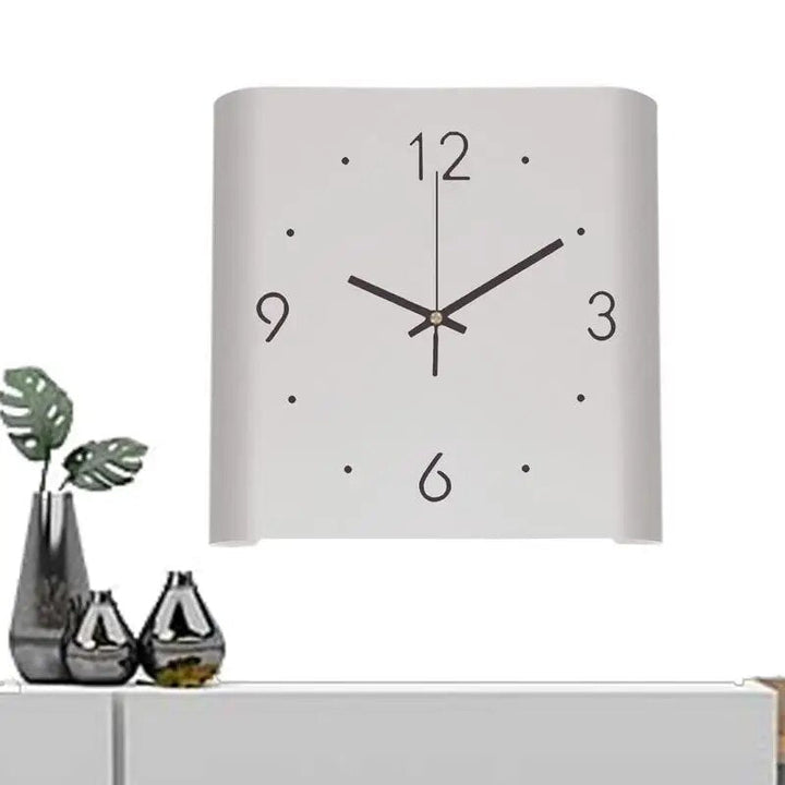 Firkantet dobbeltsidet vægur | Minimalistisk oplyst design