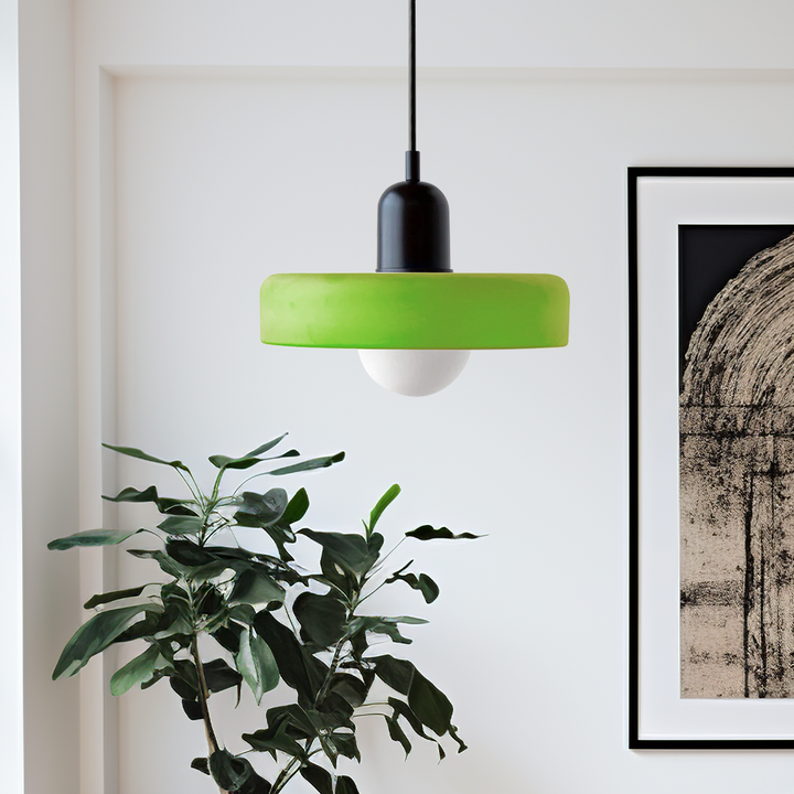 Farverig pendellampe i Bauhaus-stil - StiloGlas