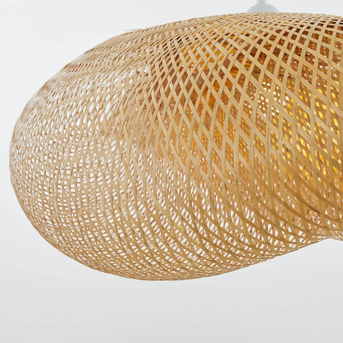 Håndflettet bambuslampe i boho-stil