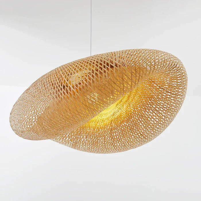 Håndflettet bambuslampe i boho-stil
