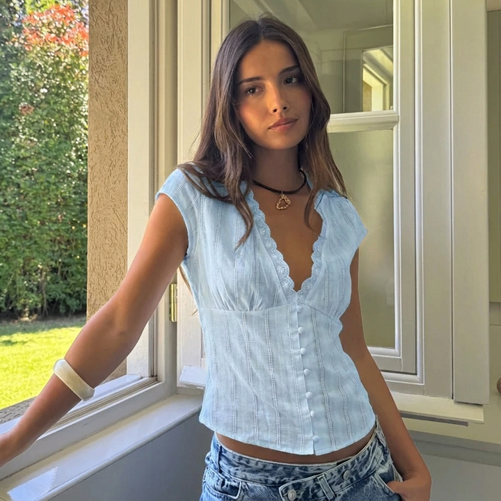 Dame Blondekant V-Hals Knap-Front Crop Top
