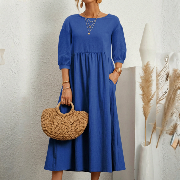 Elegant sommerkjole med smock til kvinder