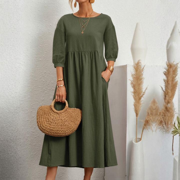 Elegant sommerkjole med smock til kvinder