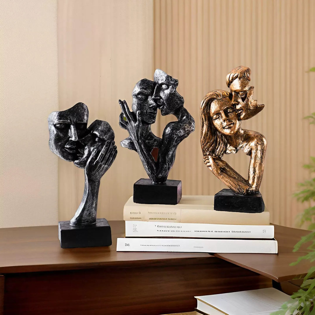 Abstrakt kunstskulptur – moderne parstatue til udstilling i hjemmet