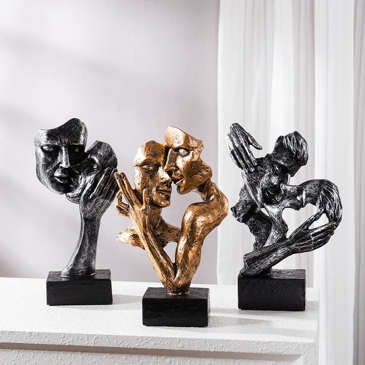 Abstrakt kunstskulptur – moderne parstatue til udstilling i hjemmet