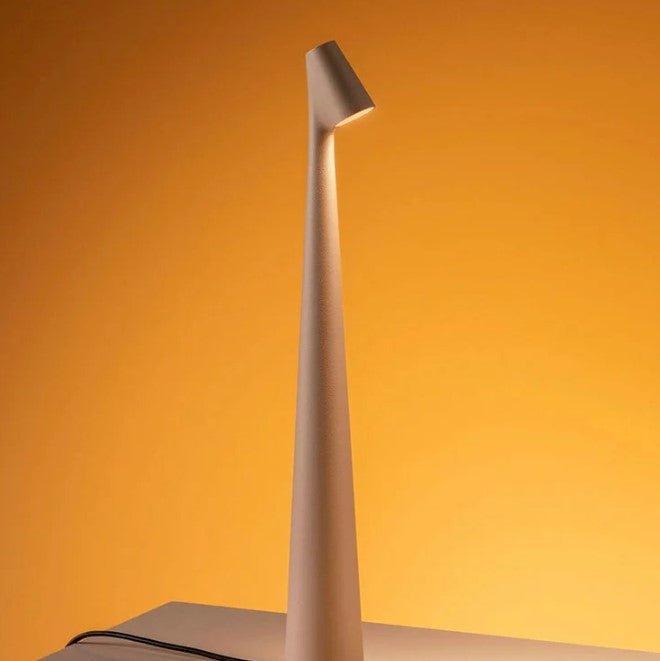 Genopladelig LED-bordlampe | Polycarbonat | 2700 K varm hvid | 3 lysstyrketrin