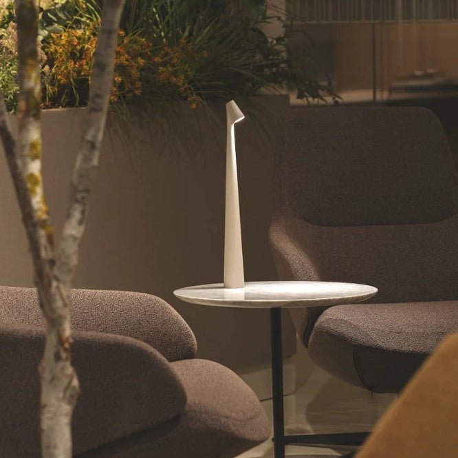 Genopladelig LED-bordlampe | Polycarbonat | 2700 K varm hvid | 3 lysstyrketrin