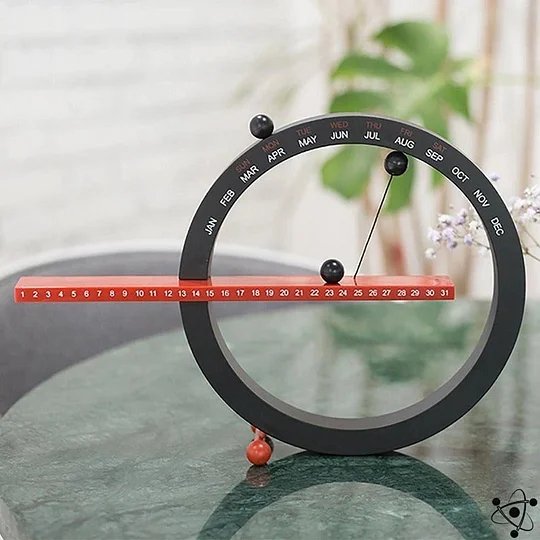 Lydløs magnetisk evighedskalender – Calméon