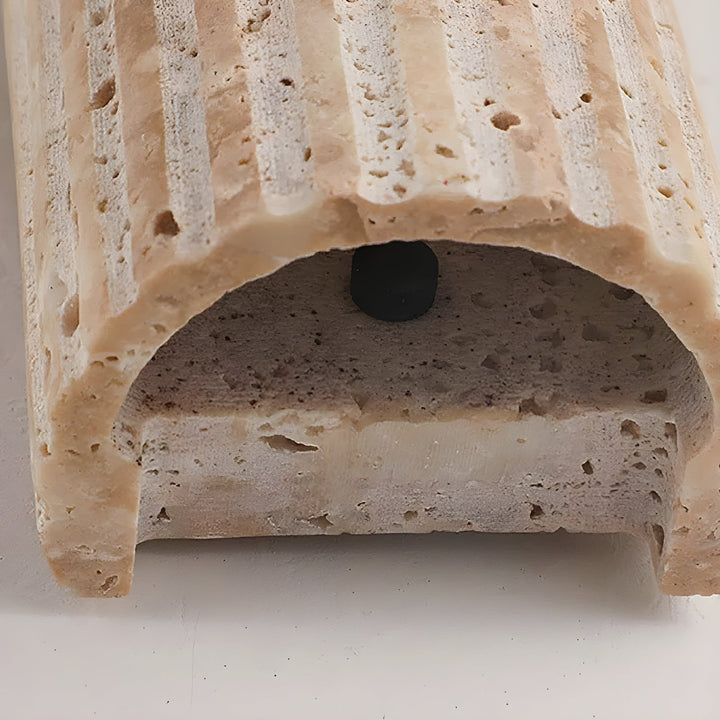 Væglampe i naturlig sten - elegant design