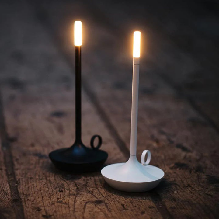 LumaGlow dæmpbar LED-stagelys – elegant og ledningsfri med lang batterilevetid