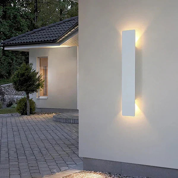 Moderne Udendørslampe – LED-væglampe Op/Ned, Vandtæt, Lodret Design
